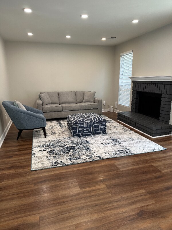 Building Photo - 152 Belmonte Dr SW