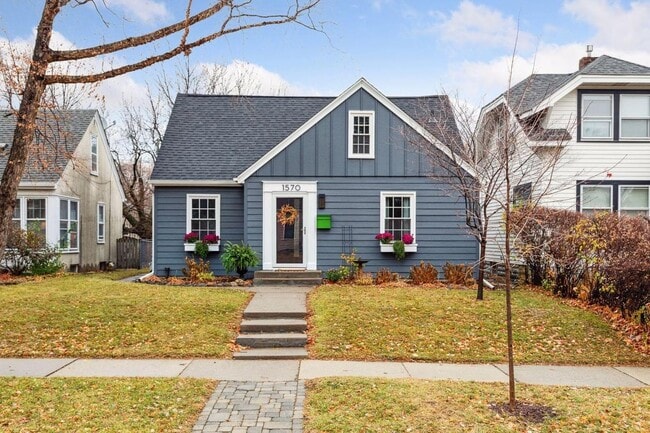 Building Photo - 1570 Chelsea St