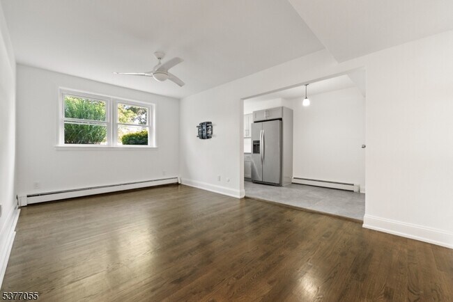 Building Photo - 482 Joralemon St