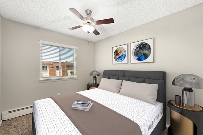 Interior Photo - Laredo House Apartments - beautiful and qu...