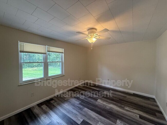 Foto del edificio - 4352 Sunray Rd