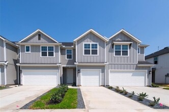 Building Photo - 27930 Western Crk Ct