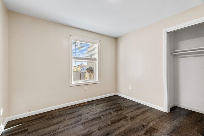 Foto del edificio - 3 1/2 Baltimore Street