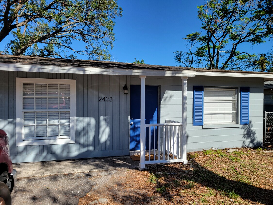 Duplex - Right Side Unit - 2423 51st Avenue Ter W