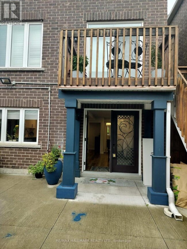 Building Photo - 371 SAVOLINE Blvd