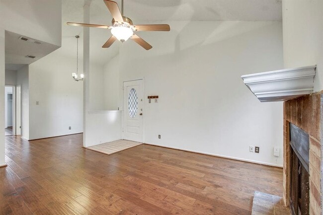 Building Photo - 700 S 1st St