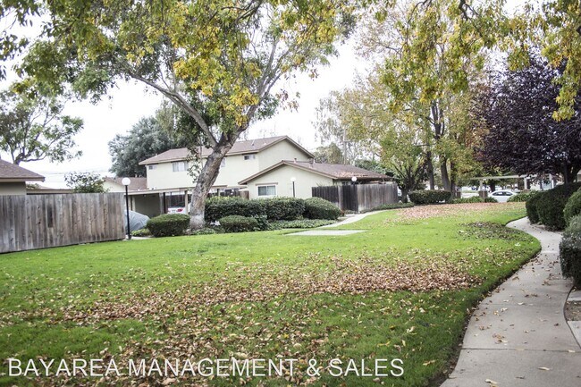 Foto del edificio - 2 br, 1.5 bath House - 4648 Balboa Way