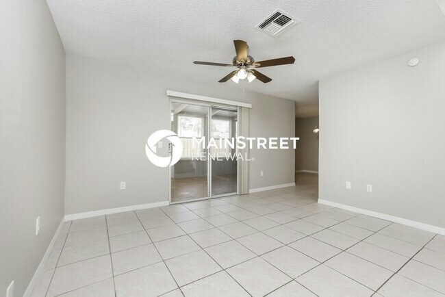 Building Photo - 3 Bedroom Pet-Friendly Home in ORLANDO, FL with Main Street Renewal