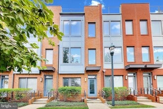 Building Photo - 16616 Crabbs Branch Way