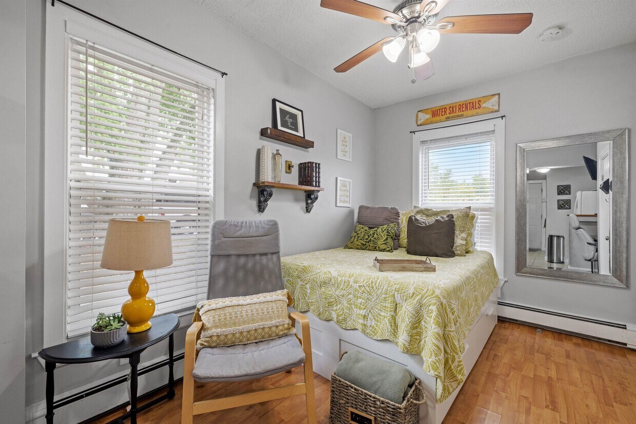 Foto principal - 792 Grove St