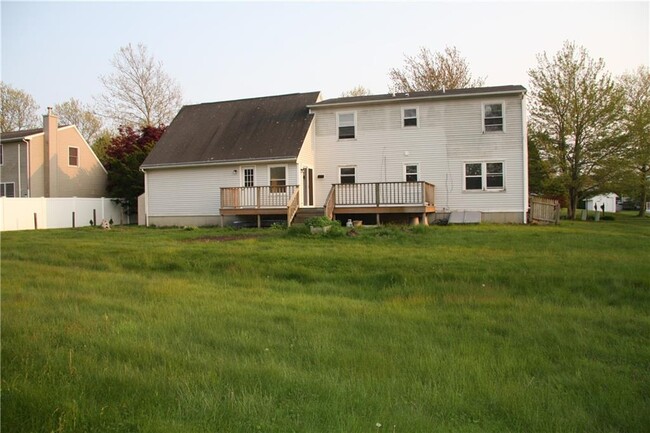 Building Photo - 204 Pasture Farm Dr