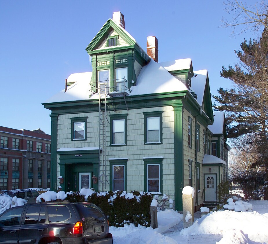 Foto del edificio - 344 Rock St