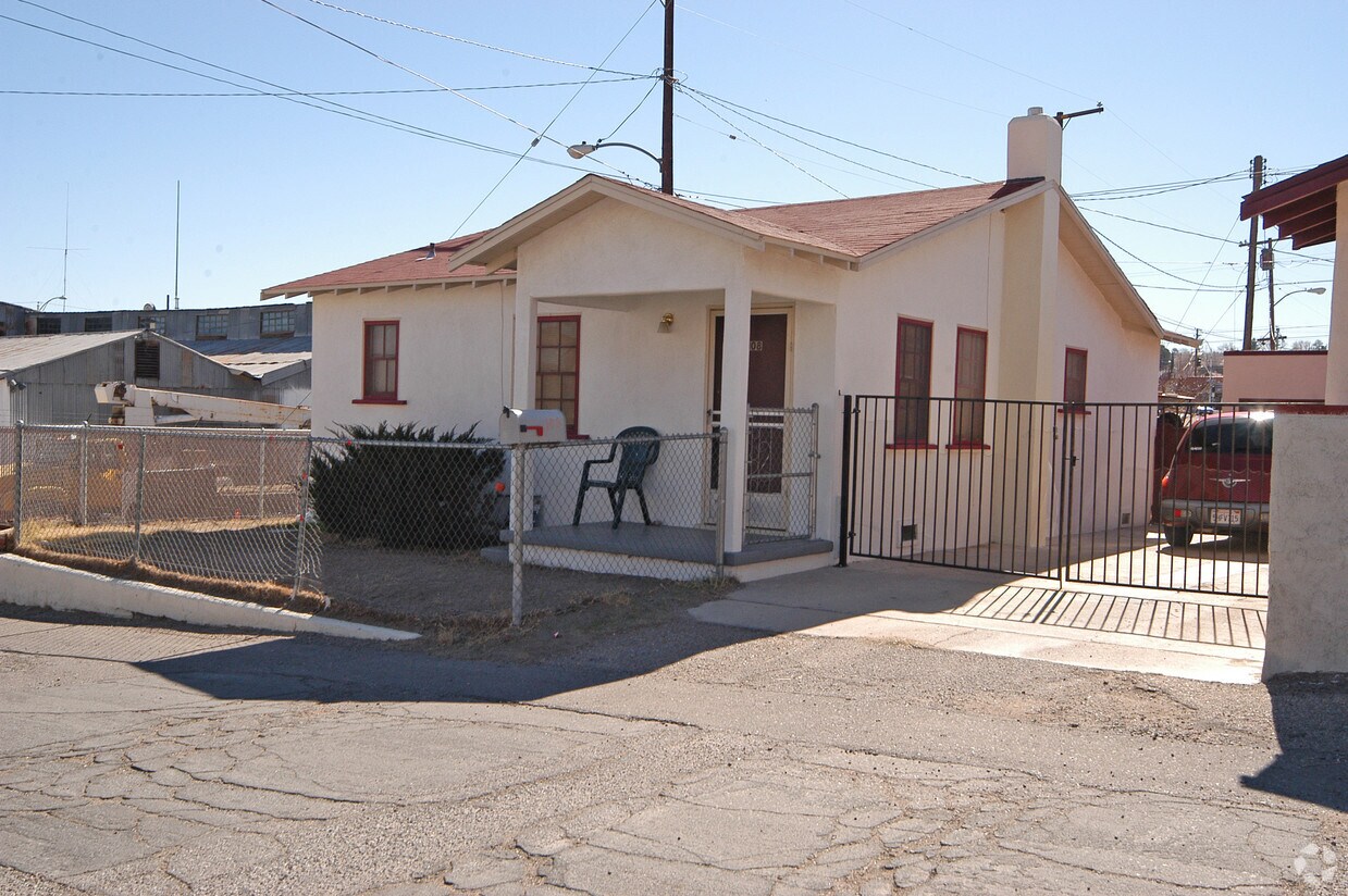 Foto del edificio - 108-112 W White St