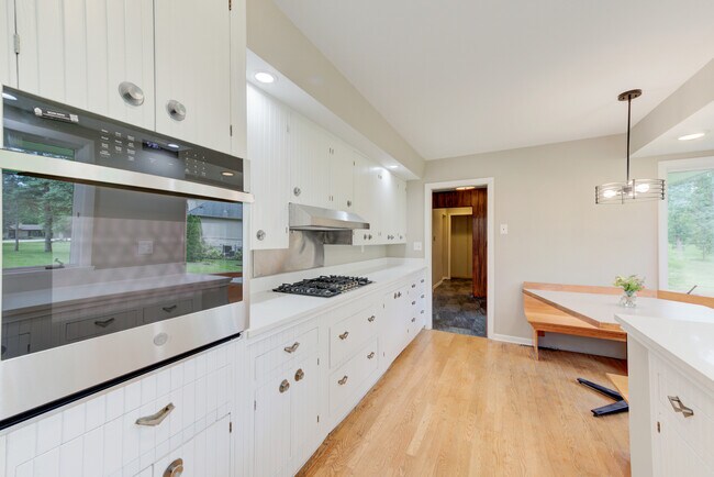 Foto del edificio - 24W360 Hemlock Ln