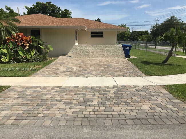 Foto del edificio - 5782 SW 61st St