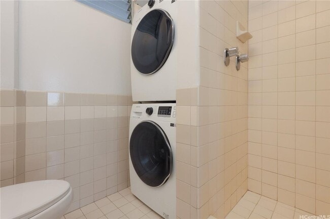 Building Photo - Nice and cozy studio with a washer dryer in unit.