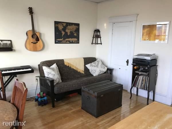 Building Photo - 164 Strathmore Rd