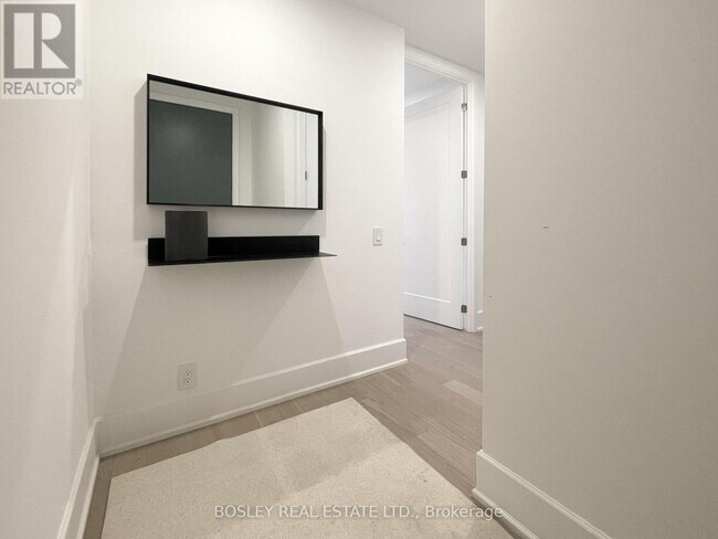 Photo du bâtiment - 800-800 Broadview Ave
