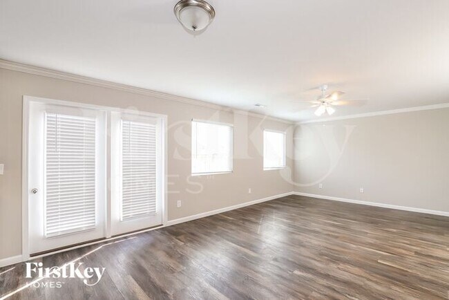 Foto del edificio - 5105 Apsley Dr