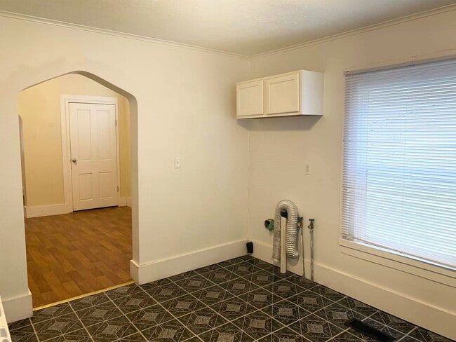 Photo - 921 N 10th St House