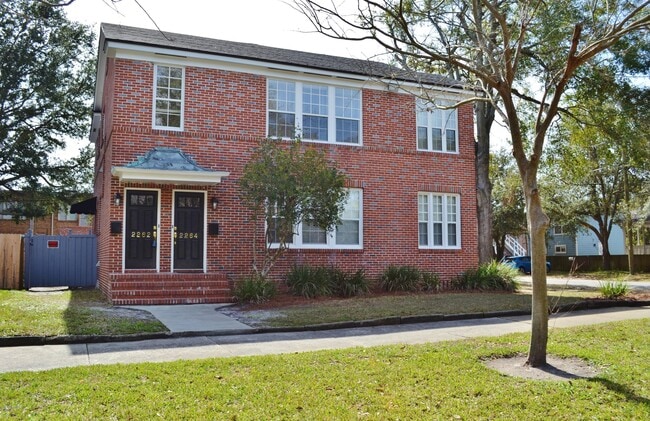 Building Photo - 2262 Myra St