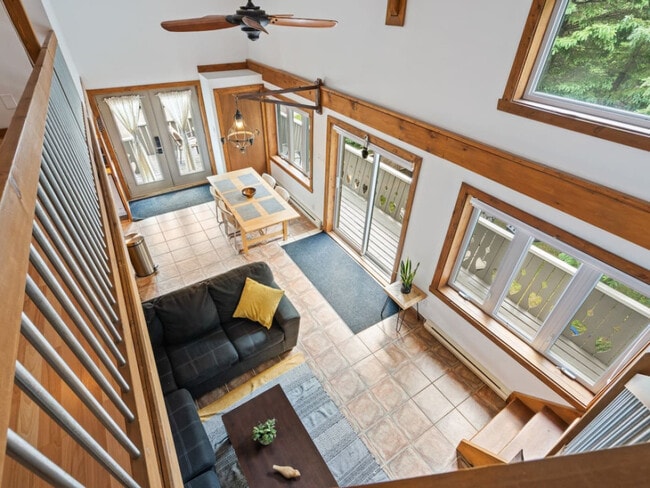 Building Photo - 2192 Montée Prédéal Trudeau-SI ID1297494P