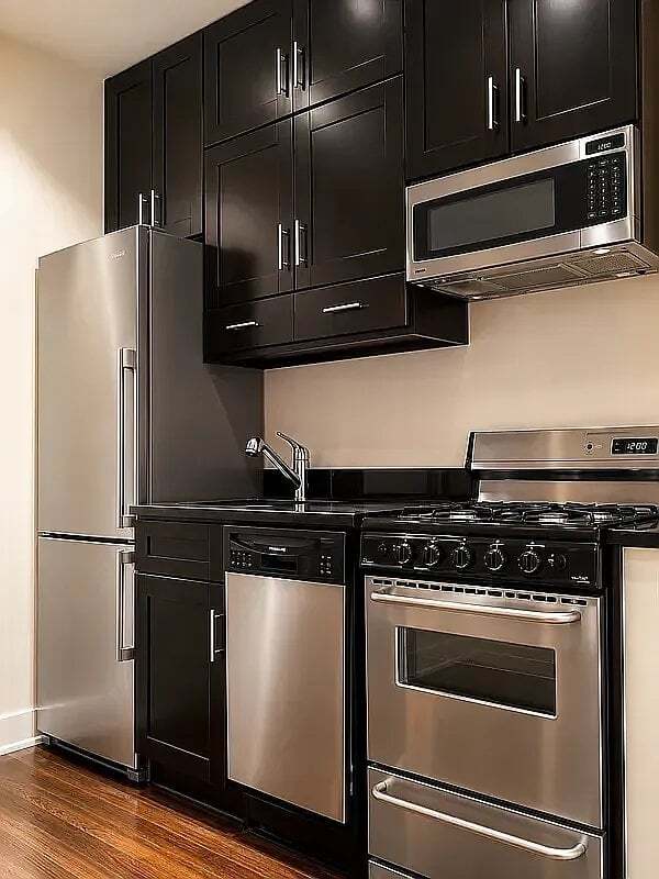 Foto del edificio - 15 W 103rd St