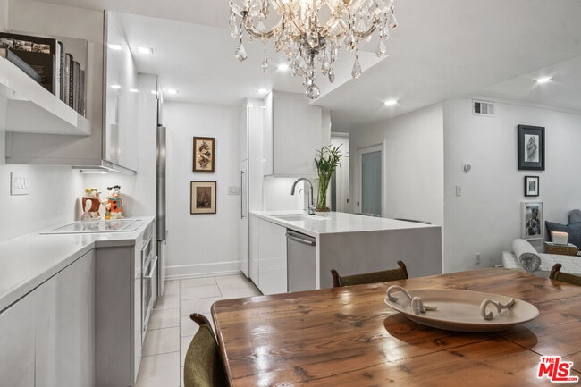 Building Photo - 1230 Horn Ave