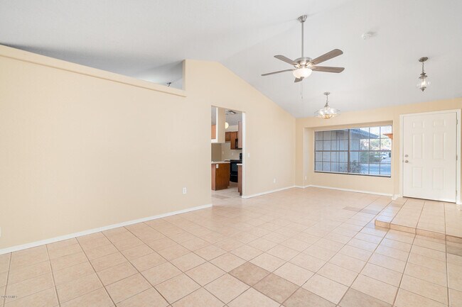 Building Photo - 8156 N 32nd Ave