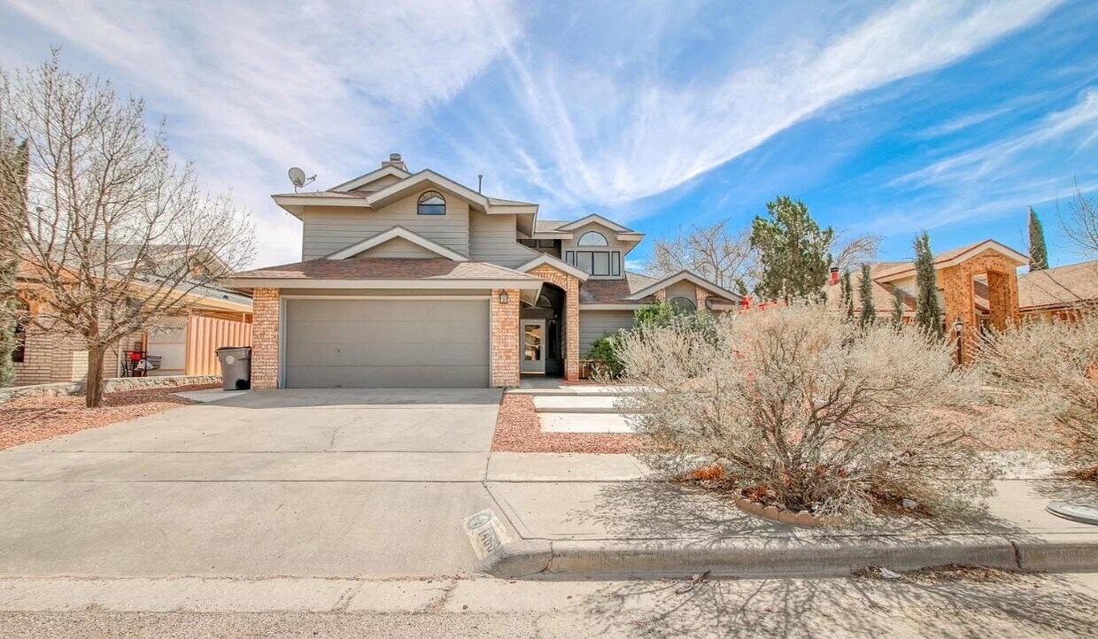 Primary Photo - 1460 Sierra De Oro Drive