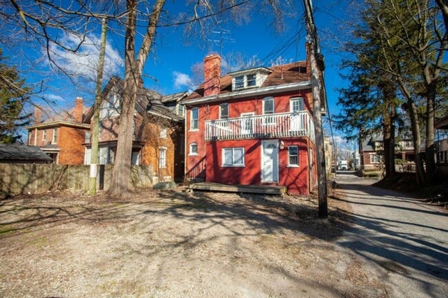 Foto del edificio - Huge Brick OSU Campus Single Family House!