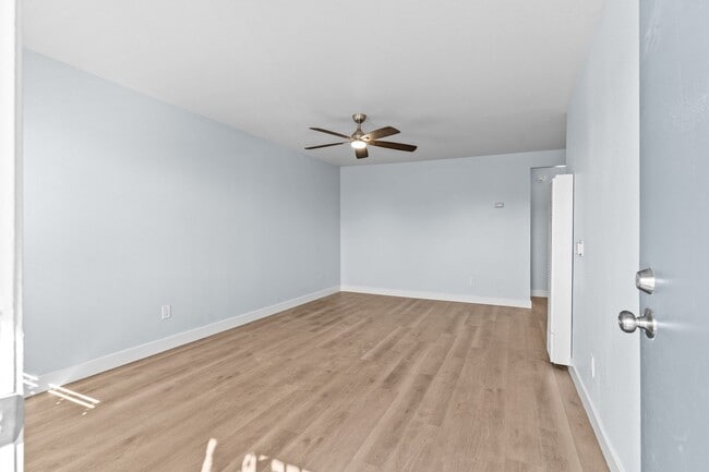 Interior Photo - 273 South Bonnie Brae