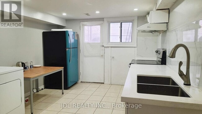 Building Photo - 75 Mintwood Dr