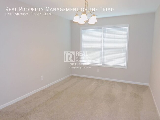 Building Photo - Beautiful 4BR/2.5BA in Kernersville!
