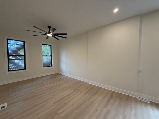 Foto del edificio - 1322 W Ohio-2R