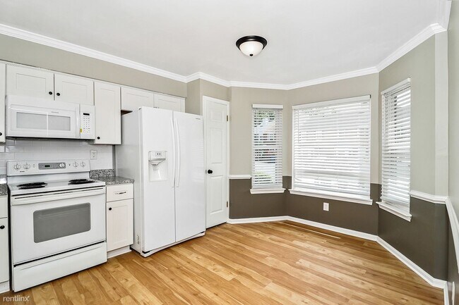 Building Photo - 3 br, 2.5 bath Townhome - 5632 Gates Landi...