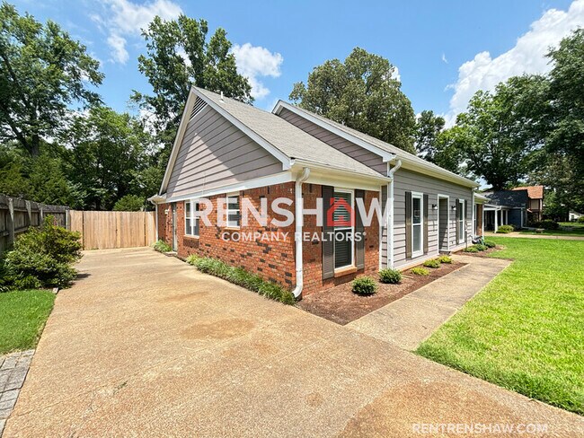 Foto del edificio - 8462 River Glen Dr