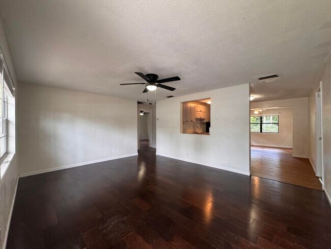Foto del edificio - Updated 2 bedroom in South Daytona