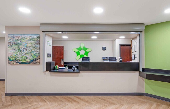 Foto del edificio - Furnished Studio-St. Petersburg - Clearwater - Executive Dr.