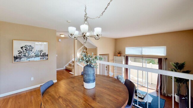 Foto del edificio - Room in 4 Bedroom Home at 7737 Nightingale...