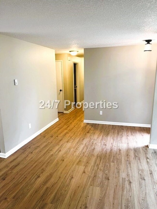 Foto del edificio - Fully Remodeled - 3BD I 2BA NE PDX HOME