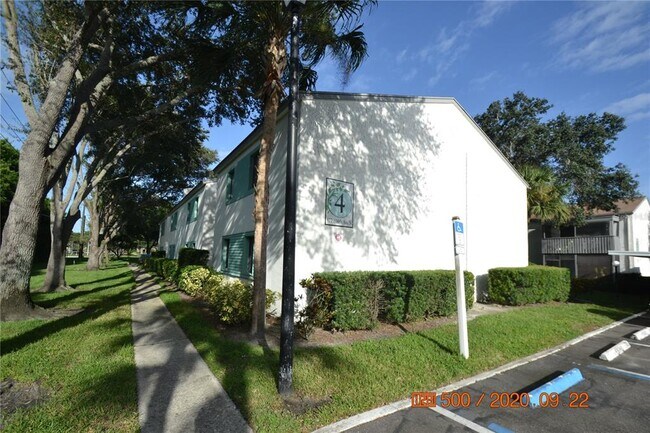 Building Photo - 877 114th Ave N
