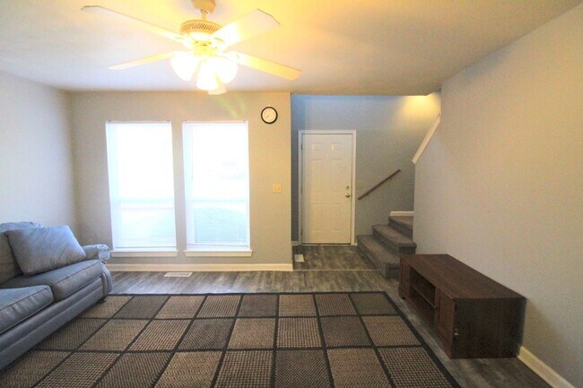 Building Photo - 1430 Devon Ln