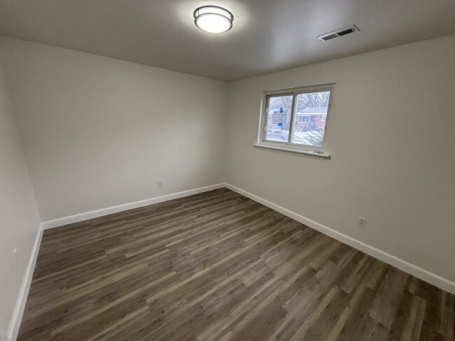 Foto del edificio - 6826 E 3rd Ave