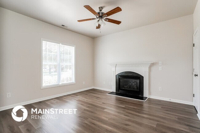 Foto del edificio - 737 Southgate Dr