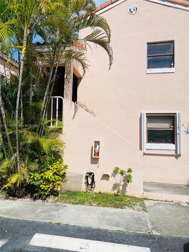 Primary Photo - 11810 SW 80th St