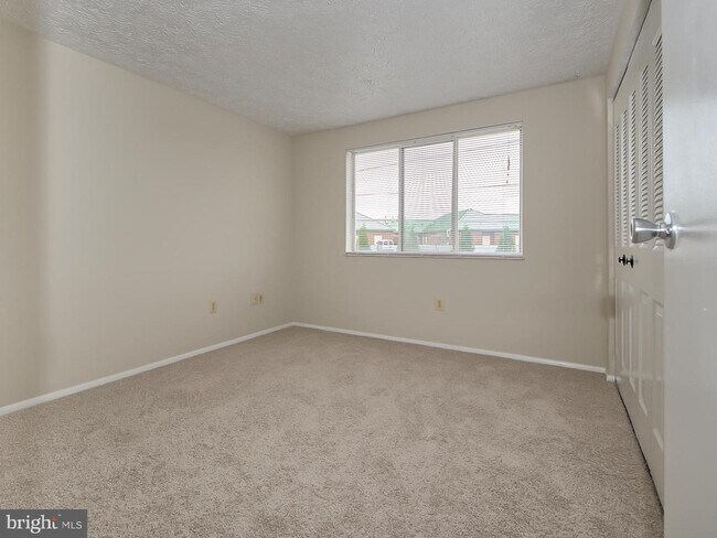Building Photo - 750 Heather Ridge Dr