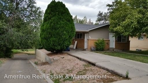 Primary Photo - 3 br, 1 bath Apartment - 222 S 100 W