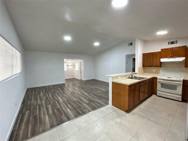 Foto del edificio - 417 SW 25th Terrace