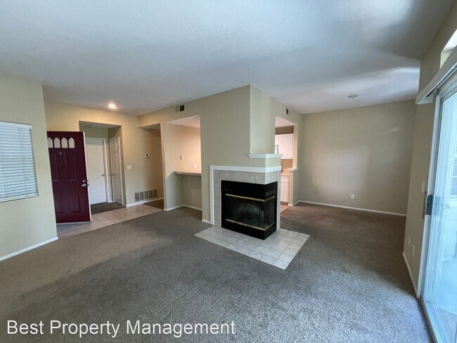 Foto del edificio - 1 br, 1 bath House - 7670 Canyon Meadow Ci...